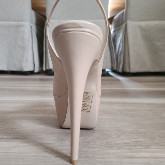 Shoes - Picture 5 of 5